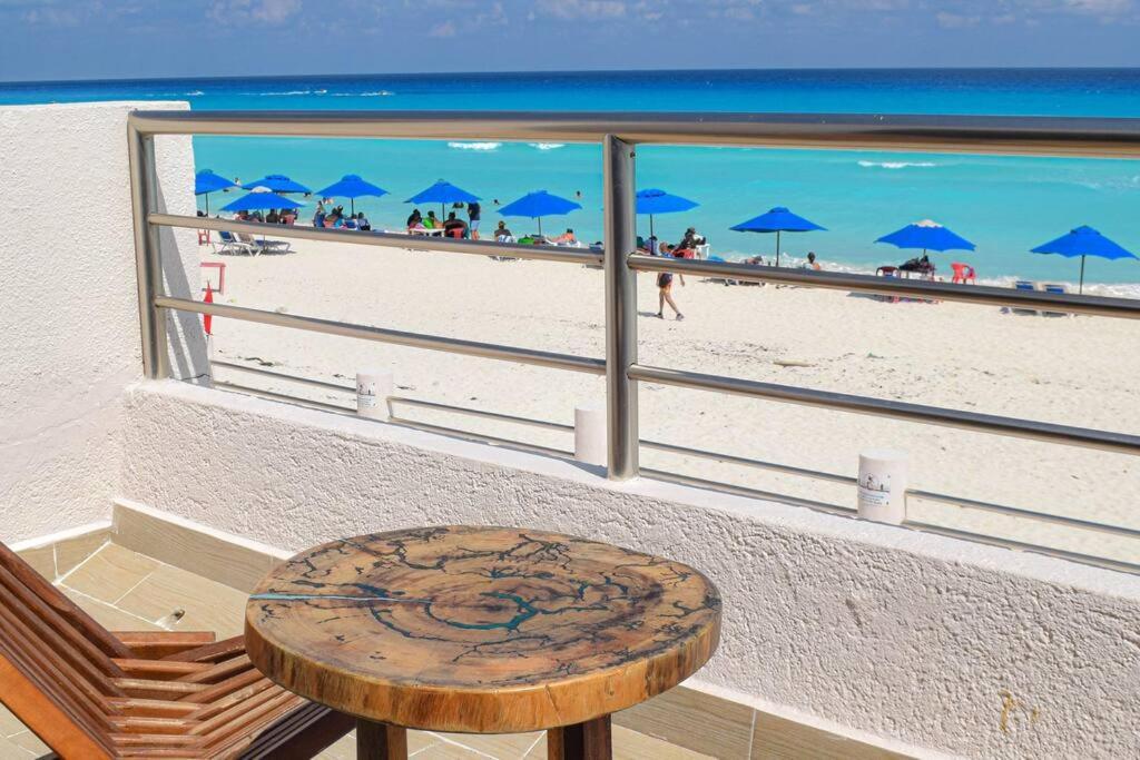 Ocean Front Villa Marlin, Best Location In Hotel Zone #109 칸쿤 외부 사진