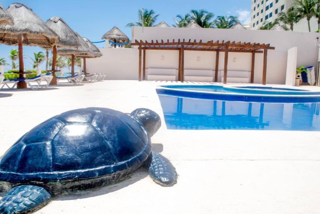 Ocean Front Villa Marlin, Best Location In Hotel Zone #109 칸쿤 외부 사진