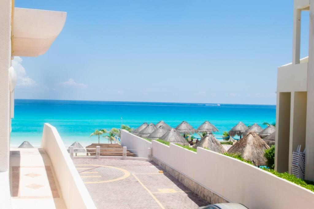 Ocean Front Villa Marlin, Best Location In Hotel Zone #109 칸쿤 외부 사진