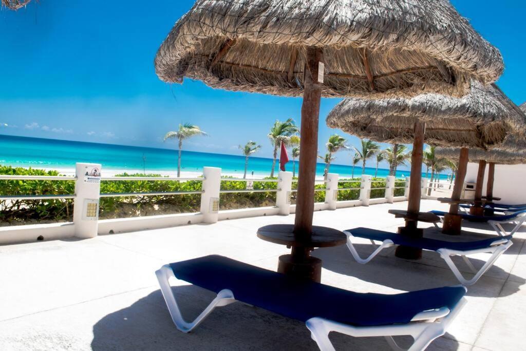 Ocean Front Villa Marlin, Best Location In Hotel Zone #109 칸쿤 외부 사진