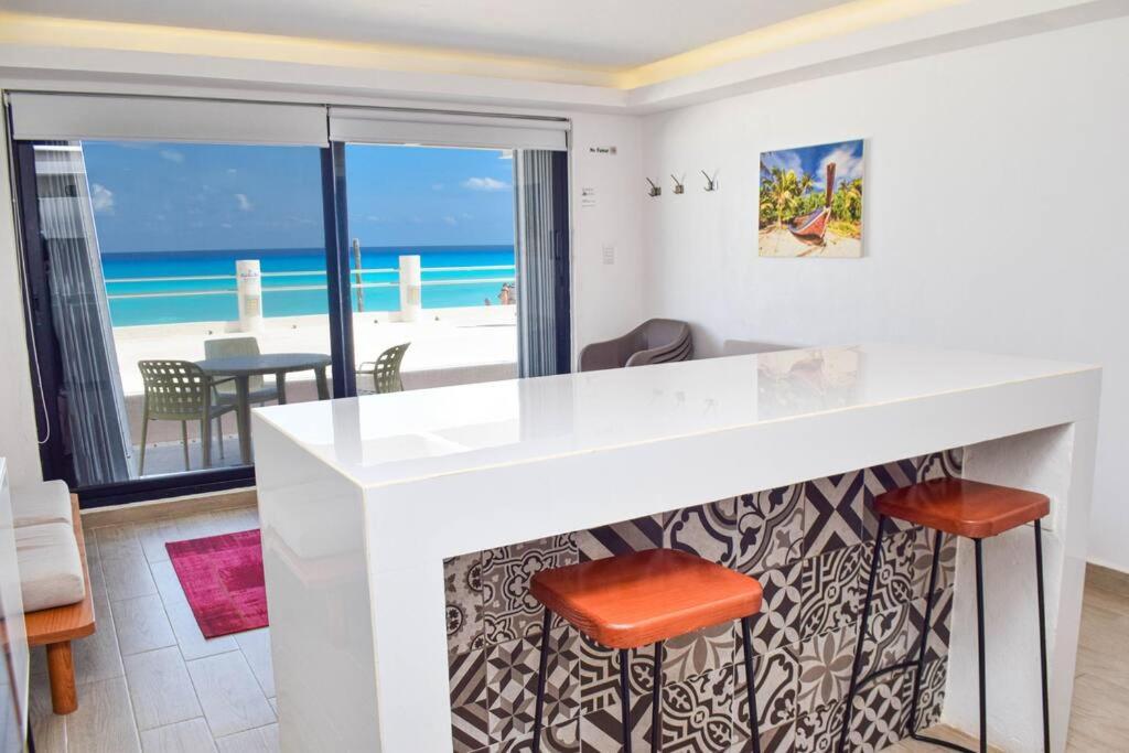 Ocean Front Villa Marlin, Best Location In Hotel Zone #109 칸쿤 외부 사진